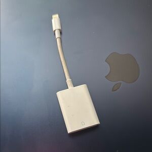 Apple Lightning to SD Card Adapter in White